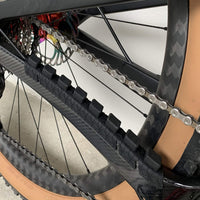 Cargar imagen en el visor de la galería, Protector Marco Y Cadena Bicicleta Caucho Silicona Adhesivo
