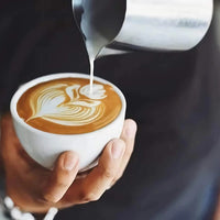 Cargar imagen en el visor de la galería, Jarra Barismo Café Latte Espumadora Acero + pluma arte
