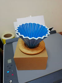 Cargar imagen en el visor de la galería, V60 Método Goteo Café 1 a 2 Tazas En Cerámica Tipo Origami
