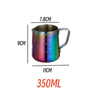 Cargar imagen en el visor de la galería, Jarra Barismo Latte Graduada Acero más Plumilla Decorativa
