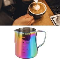 Cargar imagen en el visor de la galería, Jarra Barismo Latte Graduada Acero más Plumilla Decorativa
