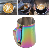 Cargar imagen en el visor de la galería, Jarra Barismo Latte Graduada Acero más Plumilla Decorativa
