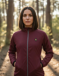 Cargar imagen en el visor de la galería, chaqueta cortaviento mujer liviana vino tinto
