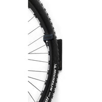 Cargar imagen en el visor de la galería, Soporte Bicicleta Pared Vertical 30 kilos - Compatible Llantas Anchas

