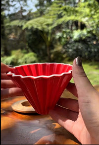 Cargar imagen en el visor de la galería, v60 método goteo-café 1 a 2 taza en cerámica tipo origami rojo

